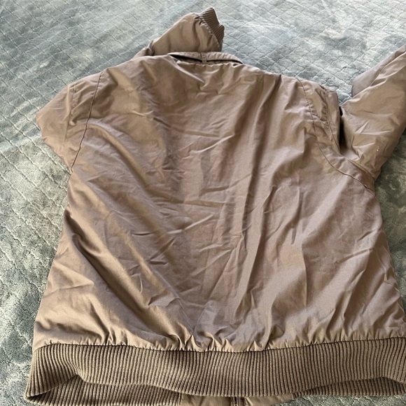 Members only gray, puffy warm jacket - Picture 6 of 7